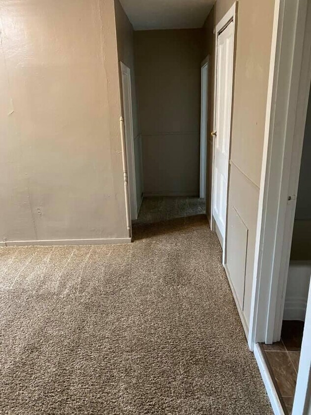 219 E 6th Ave Unit 3 BR, ster, SD 57274 Apartments in ster