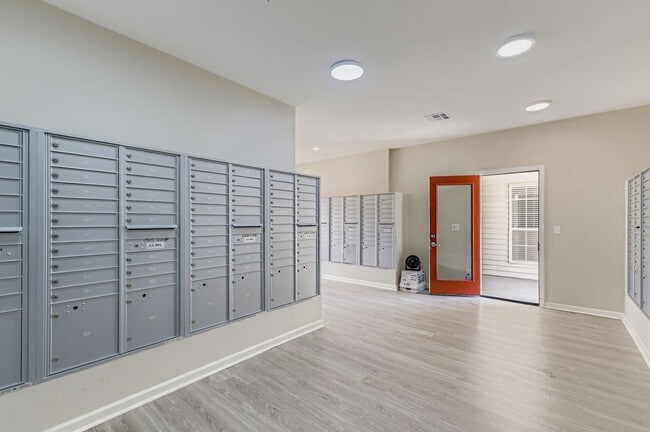 Building Photo - Keita 1875