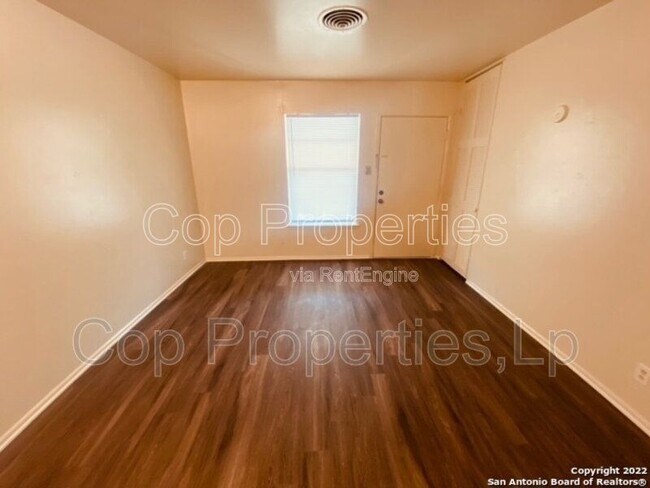 Building Photo - 144 Cloudhaven Dr