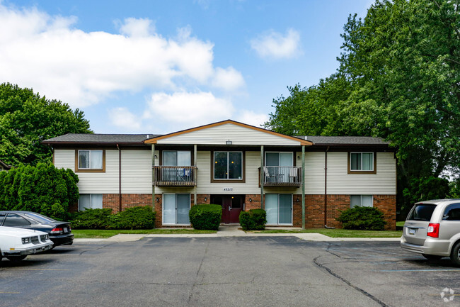 Town & Country Wixom Apartments - Wixom, MI | Apartments.com