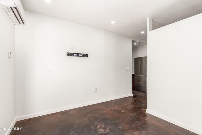 Foto del edificio - 2402 W Weldon Ave
