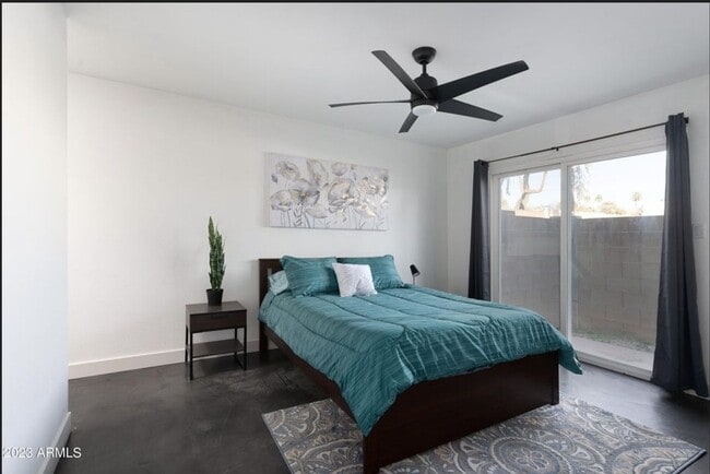 Foto del edificio - 2516 E 5th Pl