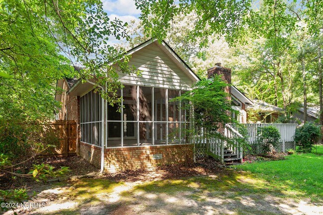 Foto del edificio - 103 Knollwood Ct