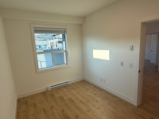 Photo du bâtiment - 1036 Coronation Ave