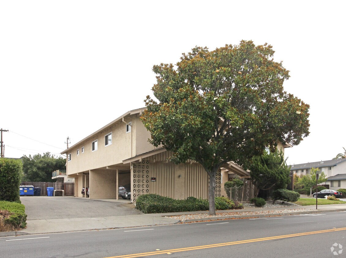 Building Photo - 699 Grand Coulee Ave