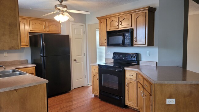 Building Photo - ALEXANDER CROSSING THREE BEDROOM HOME!