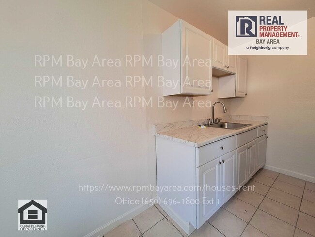 Building Photo - Cozy 1 Bedroom 1 Bathroom in Convenient Re...