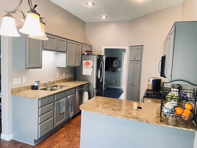 Cocina - 16133 Logarto Ln