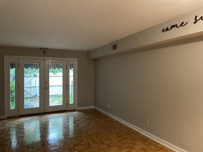 Building Photo - 403 N Hamilton St