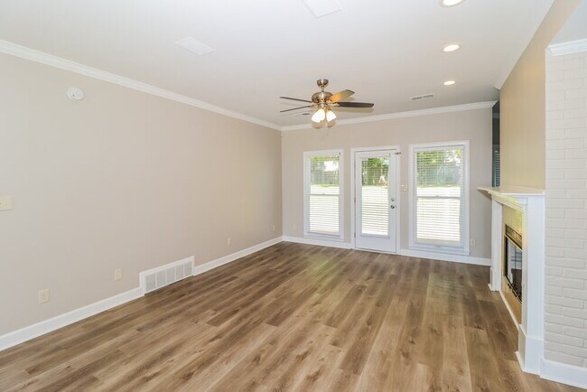 Foto del edificio - 8964 Minda Path Cove