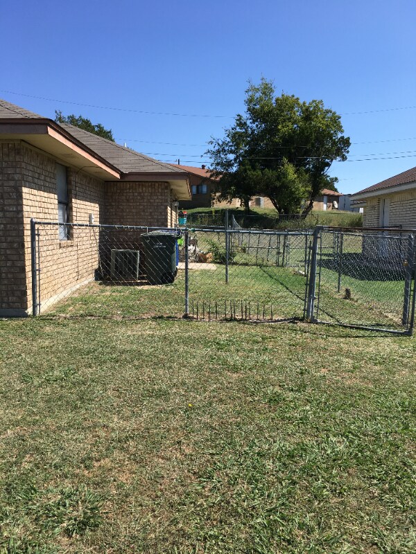 Primary Photo - 802 Industrial Ave