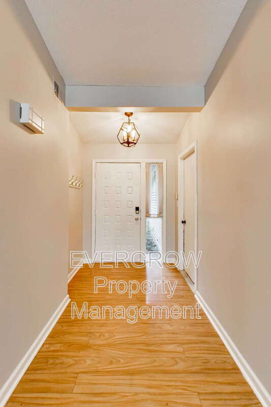 Foto del edificio - 9518 Bent Brook Dr