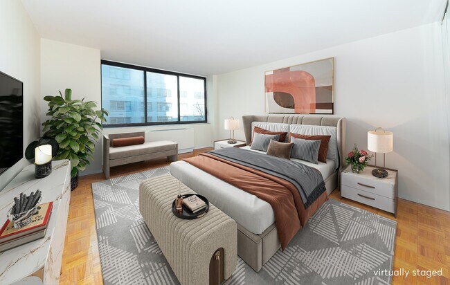 Building Photo - King Size 1BR in Boutique UES Condo