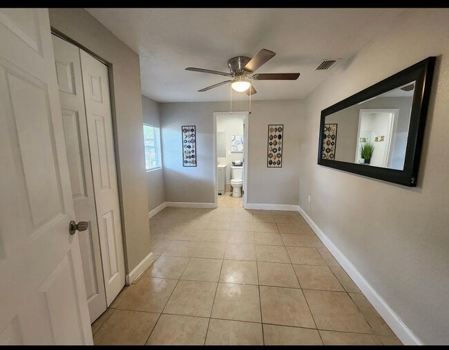 Foto del edificio - 3409 Sloan Rd