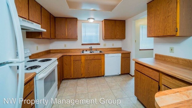 Building Photo - 2312 Jade Ave