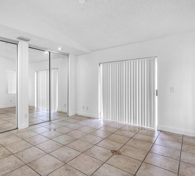 Building Photo - 14660 SW 144