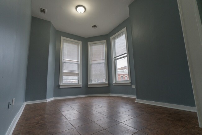 Building Photo - 1701 W 35th St