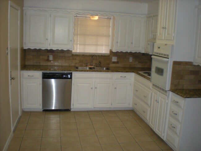 Building Photo - 6429 Moonglow Ln