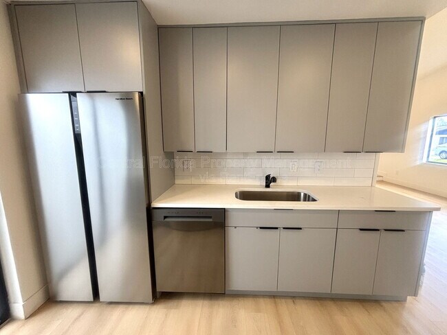 Foto del edificio - 640 Macduff Ln