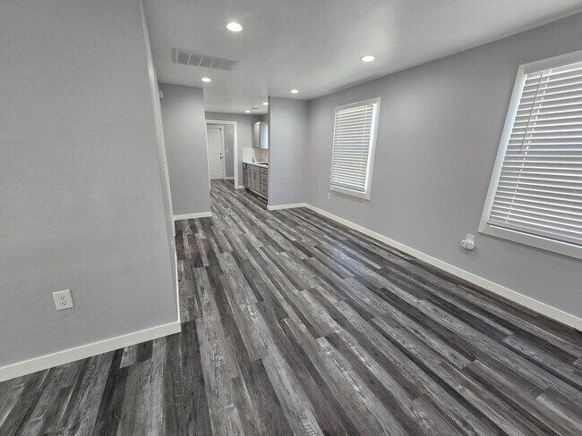 Foto del edificio - 2 bed 1 bath House in Merced