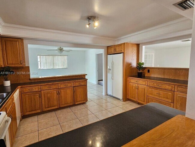 Foto del edificio - 2885 Cambridge Rd