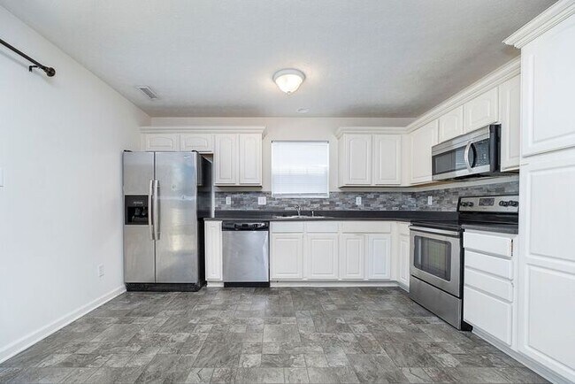 Foto del edificio - Spacious 3 Bed 2.5 Bath Home in Parks at W...