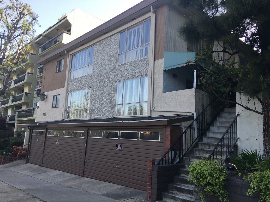 1283 S Beverly Glen Blvd Unit 2, Los Angeles, CA 90024 Apartments in