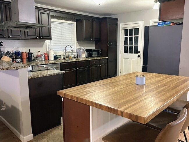 Foto del edificio - 816 Valley Creek Dr