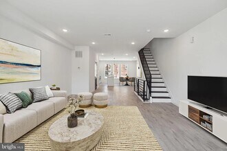 Building Photo - 5608 Florence Ave