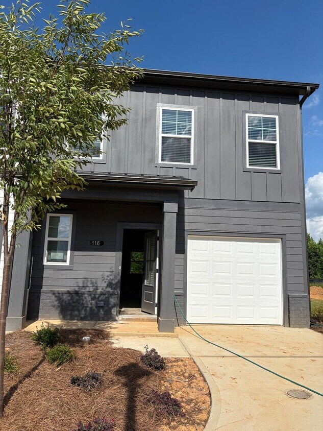 Primary Photo - Charming 3BR Townhome in Adairsville