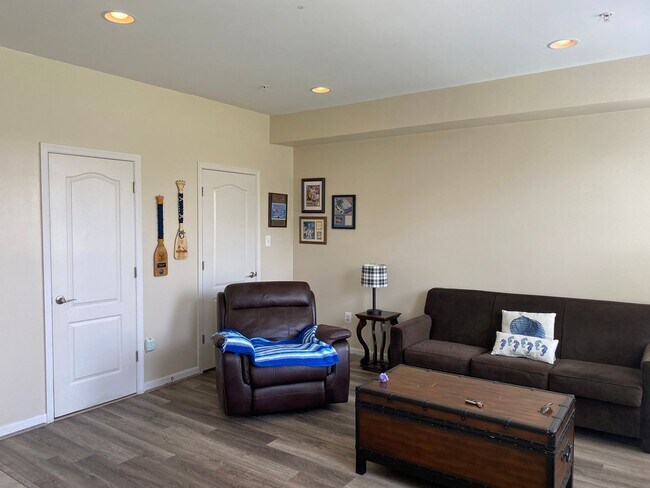 Building Photo - Gorgeous 3 Bedroom Townhome in Silver Spring!