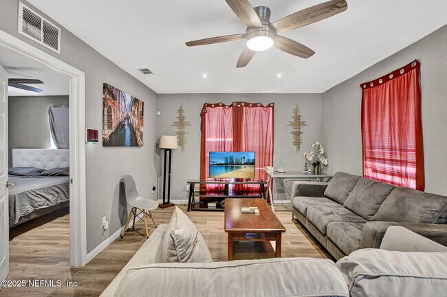 Foto del edificio - 3323 Myrtle Ave N