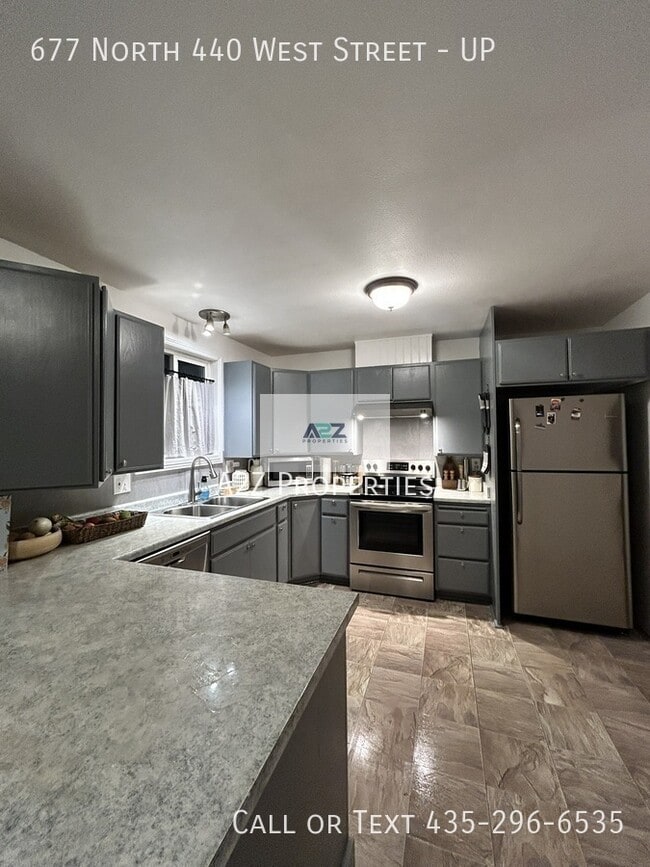 Foto del edificio - 677 N 440 W St