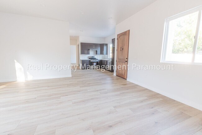 Building Photo - 3 Bed 2 Bath for rent