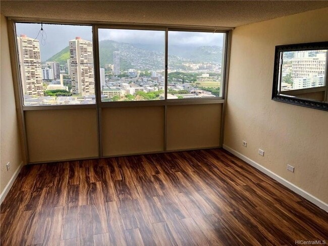 Building Photo - 2211 Ala Wai Blvd