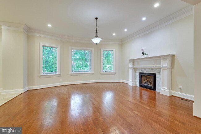 Foto del edificio - 6506 Divine St