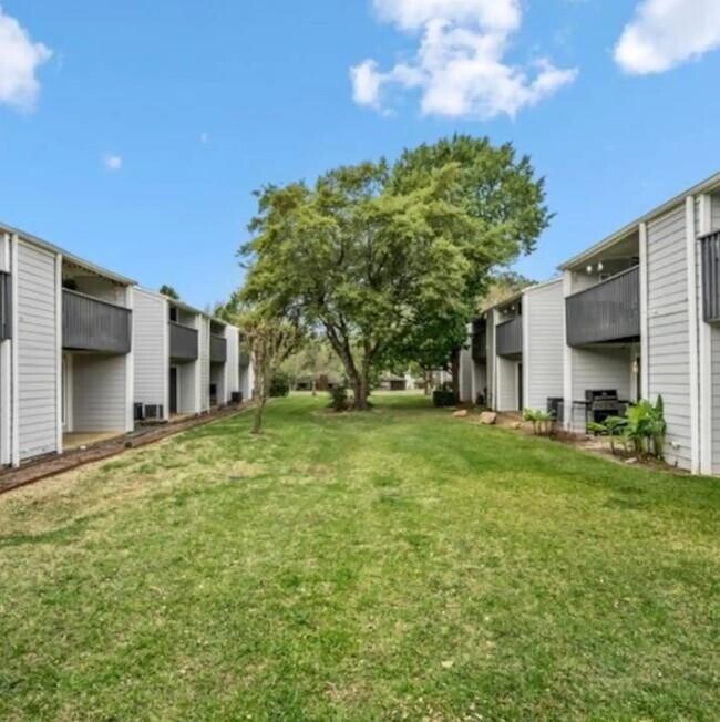 Building Photo - 13151 Walden Rd