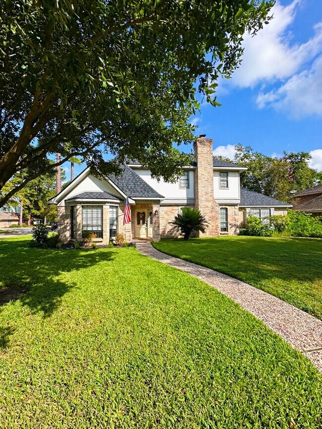 Building Photo - 3934 Cypress Lake Dr