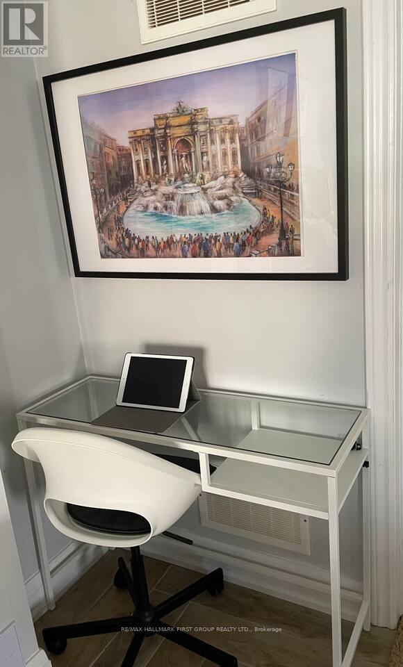 Photo du bâtiment - 1526 Bruny Ave