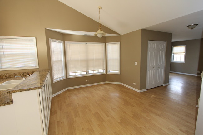 Foto del edificio - 410 Edgewater Ln