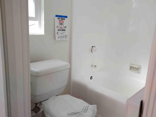 Interior Photo - 1645 N. Harvard Blvd.,