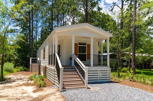 Building Photo - 2 Bedroom/ 2 Bath Mobile Home $1950/ Month - Santa Rosa Beach , Florida 32439