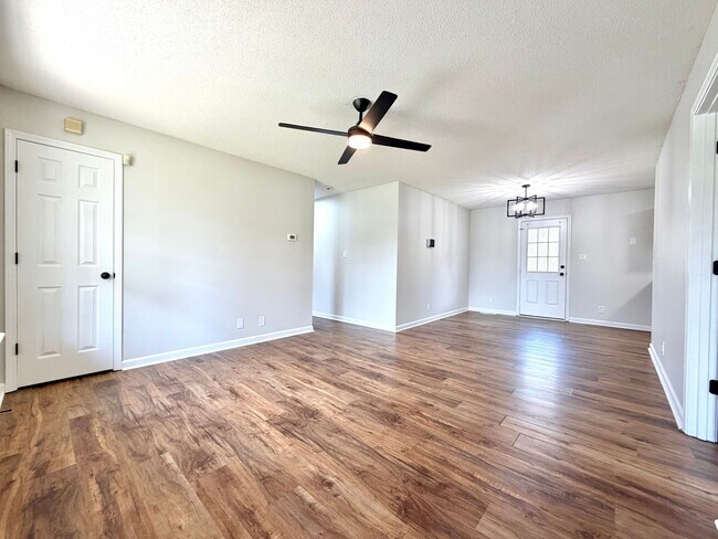 Building Photo - 740 Carmack Ct