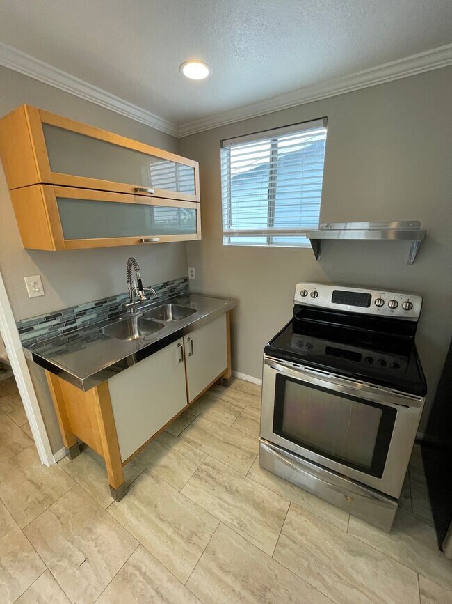 Building Photo - 768