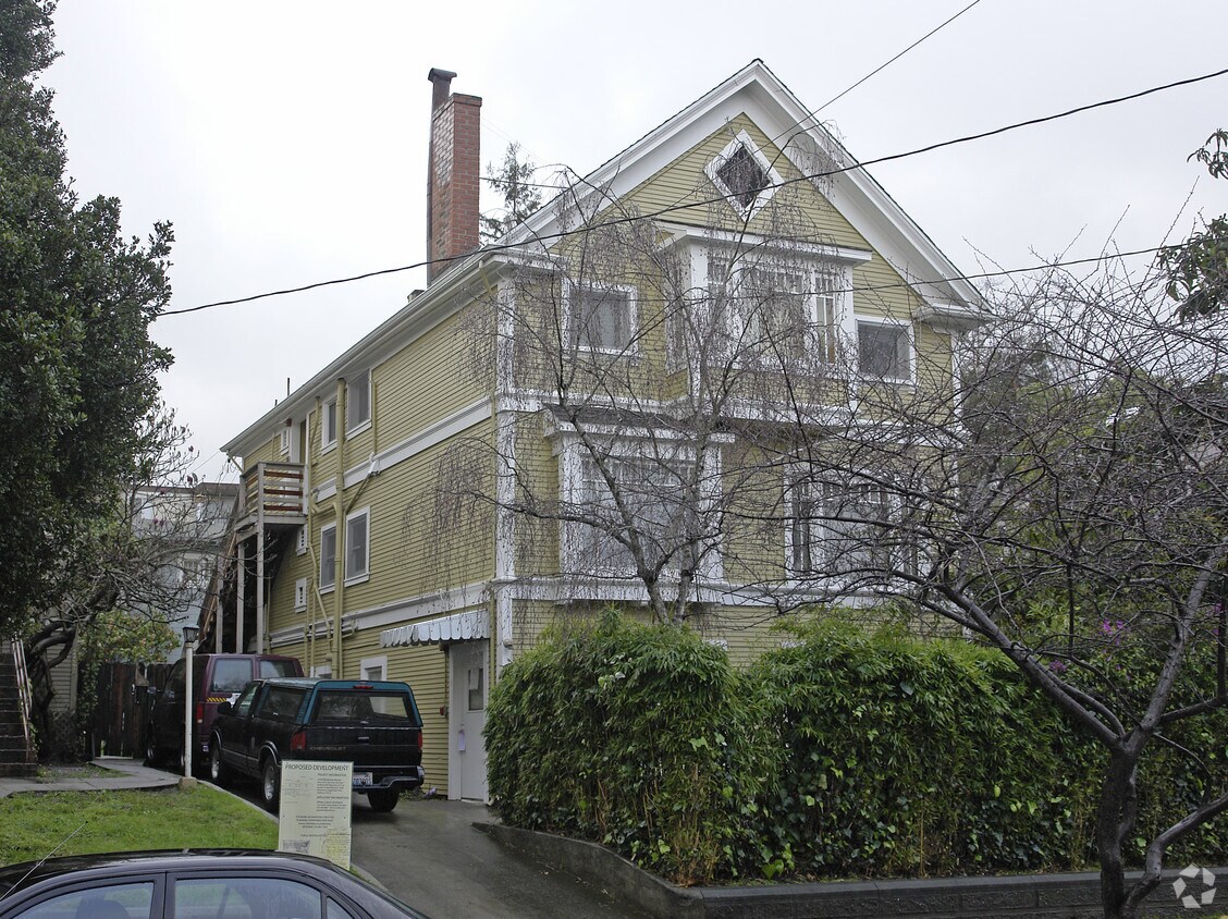 Primary Photo - 2545-2555 Benvenue Ave