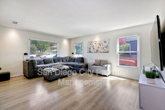 Foto del edificio - 8951 Linden Ln