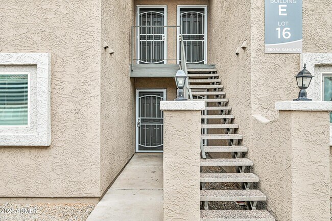 Foto del edificio - 1560 W Sahuaro Dr