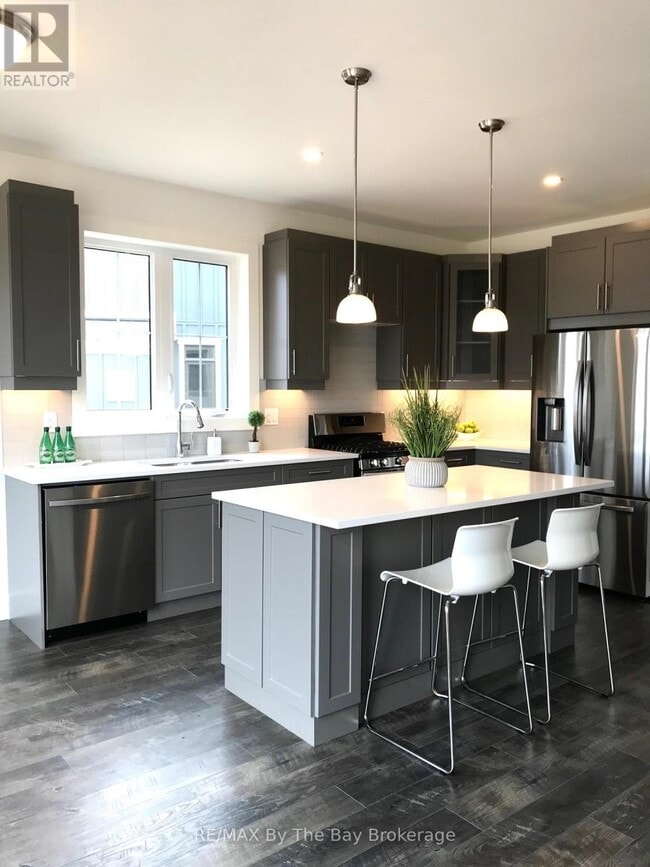 Building Photo - 154 Red Pine St.