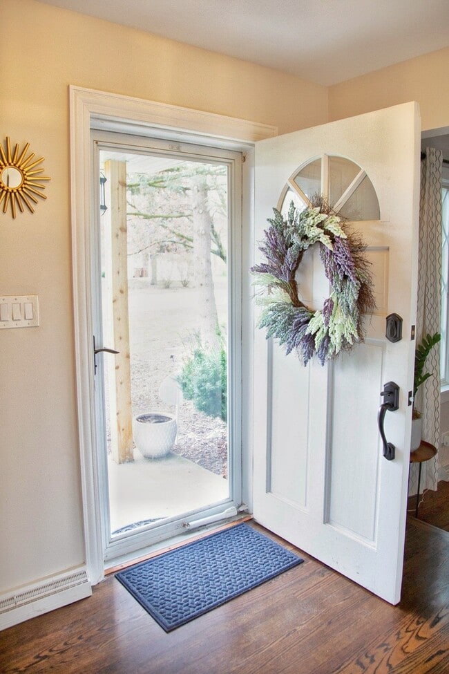 Building Photo - 2S316 Arrowhead Dr