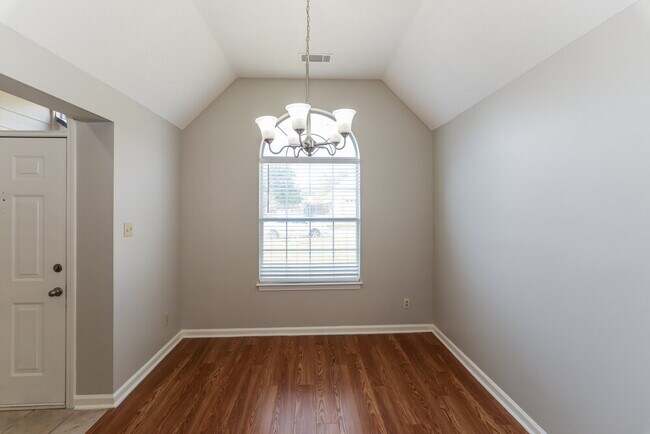 Building Photo - 1262 Breezy Valley Dr